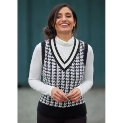 EQL Women's Houndstooth Sweater Vest - Black/Soft White -Equestrian Supplies 694436 800 800